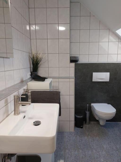 Rooftop Apartmens Ulm - Komfortable Neue Gemeinschaftsunterkunft Im Herzen Von Ulm - Raum 1 Εξωτερικό φωτογραφία